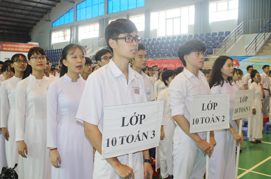 362 HS lớp 10, Trường THPT Chuyên Lê Quý Đôn vinh dự được chào đón trong lễ tựu trường năm học 2018-2019.