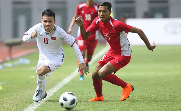 Quang Hải (19) của U23 Việt Nam vẫn chơi xông xáo trong trận này nhưng không thể có bàn thắng cho đội nhà. Ảnh: Vnexpress.