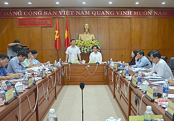 Đồng chí Bùi Văn Thạch,  Phó Chánh Văn phòng Trung ương Đảng phát biểu chỉ đạo tại buổi làm việc.