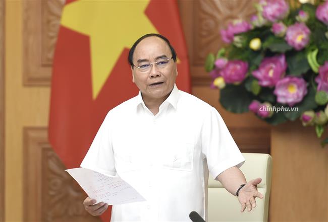 Thủ tướng Nguyễn Xuân Phúc phát biểu tại cuộc họp.
