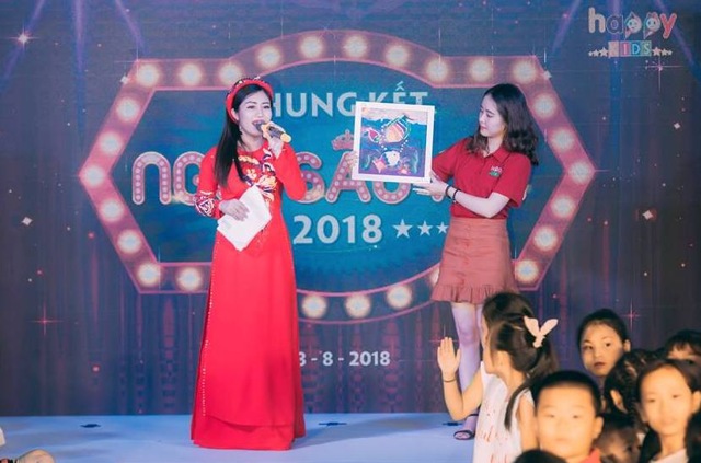 Đấu giá tranh ủng hộ chương trình Tiếp sức đến trường do Báo Công an Nghệ An tổ chức