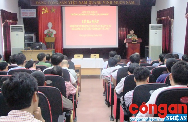 Toàn cảnh hội nghị