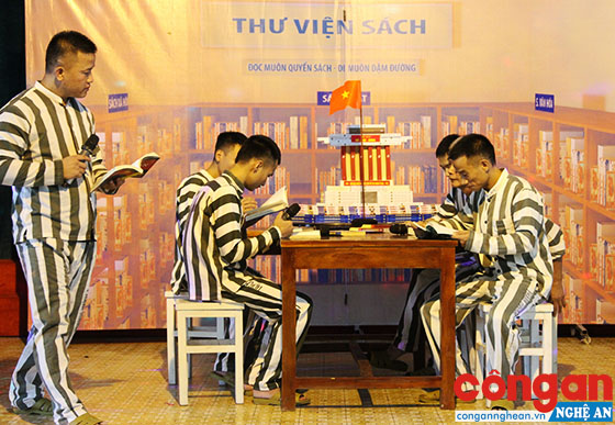 Việc đưa sách vào trại giam đã tạo nên phong trào đọc sách trong phạm nhân