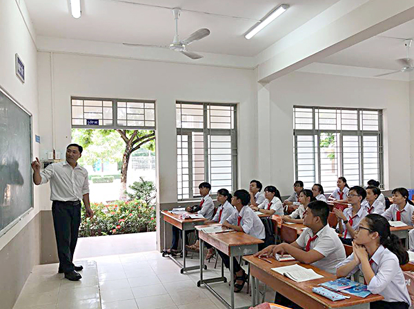 Một lớp học tại Trường THCS Nguyễn Thị Định (xã Phước Tỉnh, huyện Long Điền).