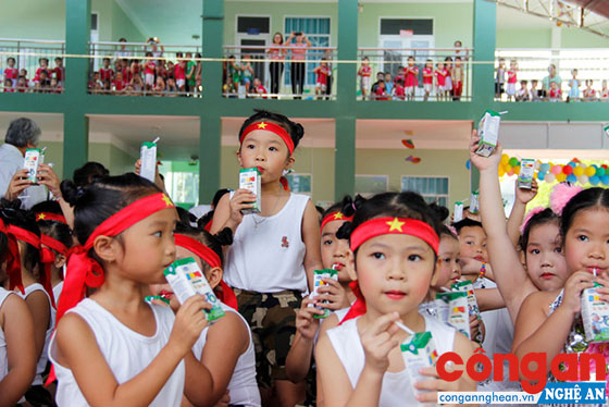 Chương trình Sữa học đường là chương trình nhân văn nhằm tạo ra một thế hệ trẻ khỏe mạnh, phát triển toàn diện