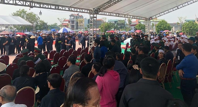 Quê nhà đón linh cữu nguyên Tổng Bí thư Đỗ Mười.