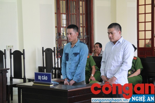 Hai bị cáo tại tòa