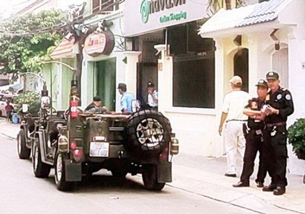 Hình ảnh nhân viên một công ty đòi nợ thuê
