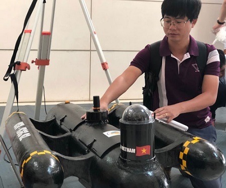 Mô hình tàu khảo sát của Viện Khoa học đo đạc và Bản đồ 
