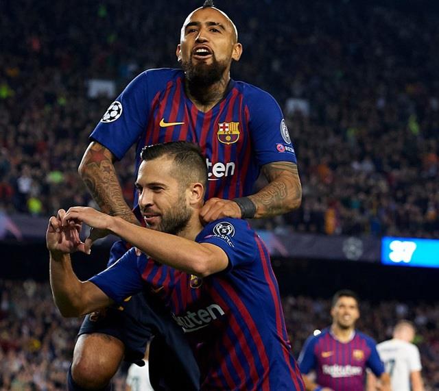 Alba ghi bàn ấn định chiến thắng cho Barca