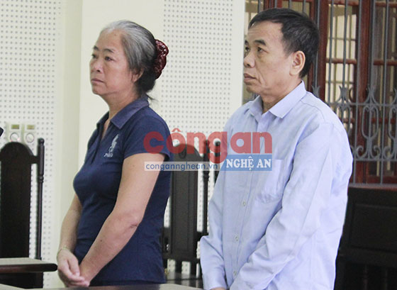 2 bị cáo Lô Thị Thuyên và Kha Văn Ngọc tại phiên tòa