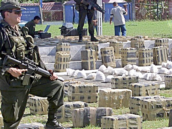 Cảnh sát Colombia thu giữ lượng ma túy lớn trong một vụ truy quét.