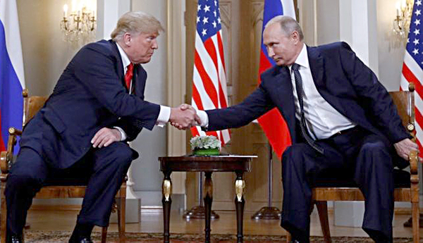 Tổng thống Mỹ Donald Trump và người đồng cấp Nga Vladimir Putin. 