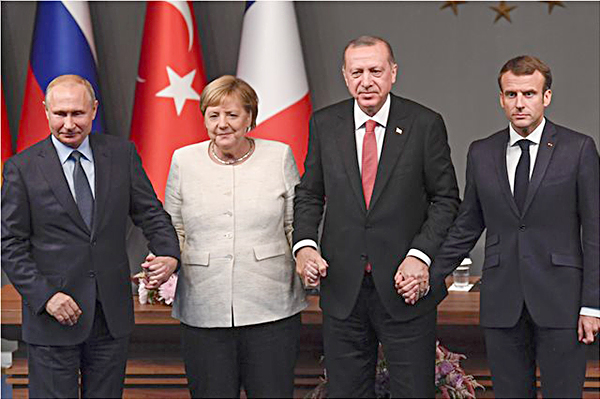 Lãnh đạo các nước Nga, Pháp, Đức, Thổ Nhĩ Kỳ tại cuộc họp báo chung ở Istabul.