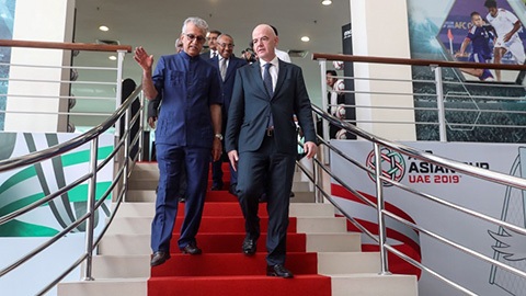 Chủ tịch FIFA Gianni Infantino và Chủ tịch AFC Sheikh Salman Al Khalifa 