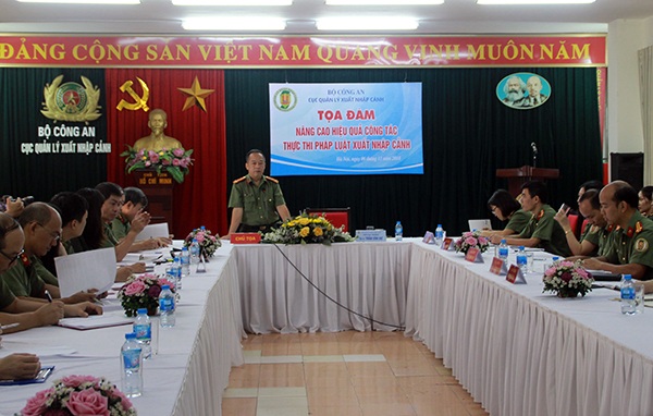 Toàn cảnh Tọa đàm.
