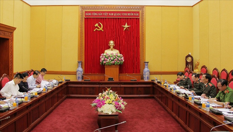 Toàn cảnh buổi làm việc.