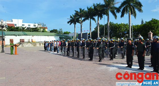 Các lực lượng tham gia đã trải qua gần 30 ngày huấn luyện kỹ thuật, chiến thuật, nghiệp vụ Cảnh sát cơ động năm 2018.