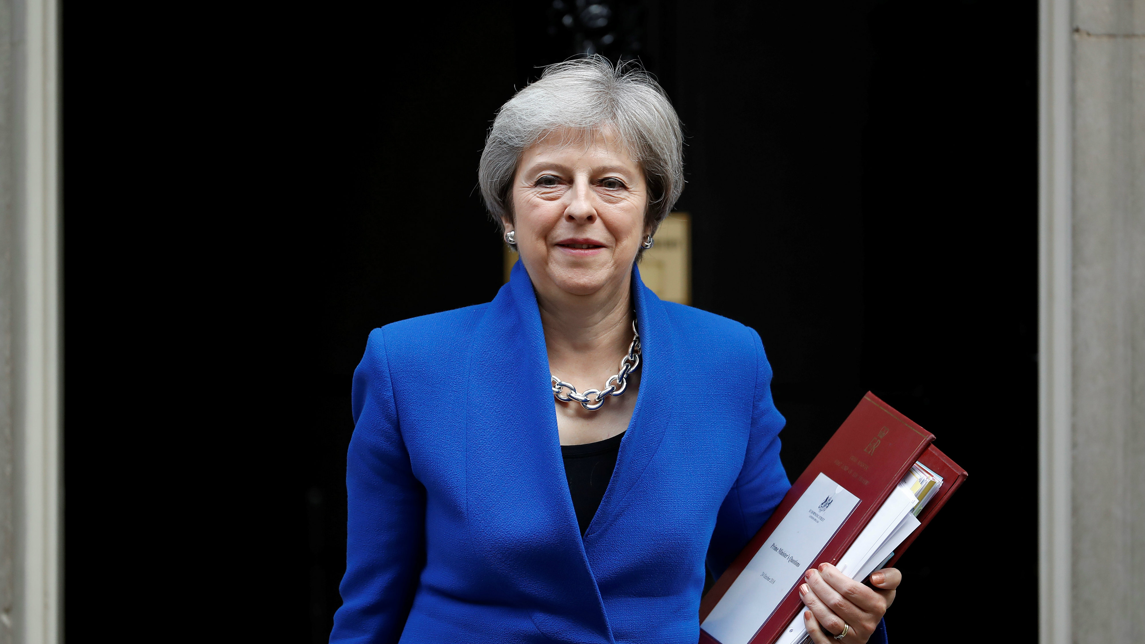 Thủ tướng Anh Theresa May tham dự phiên họp nội các ở London. 