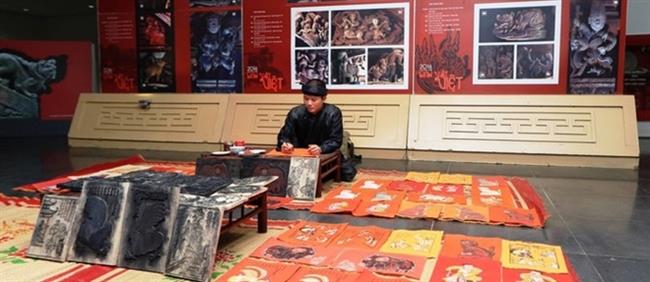Tranh Kim Hoàng dần có chỗ đứng trong đời sống hôm nay.