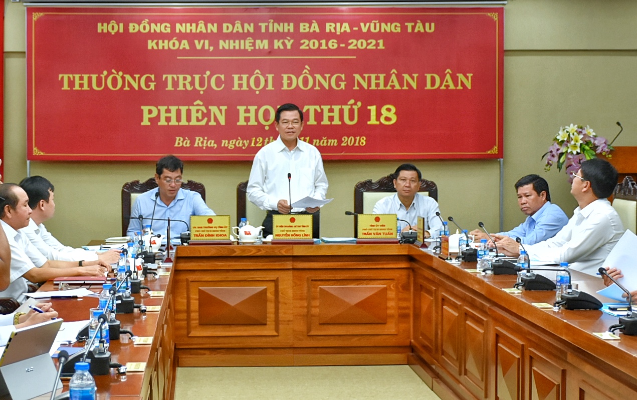 Đồng chí Nguyễn Hồng Lĩnh, Ủy viên Trung ương Đảng, Bí thư Tỉnh ủy, Chủ tịch HĐND tỉnh, phát biểu kết luận về các báo cáo giám sát, khảo sát.