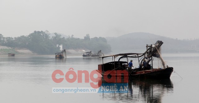 Khai thác cát, sỏi 