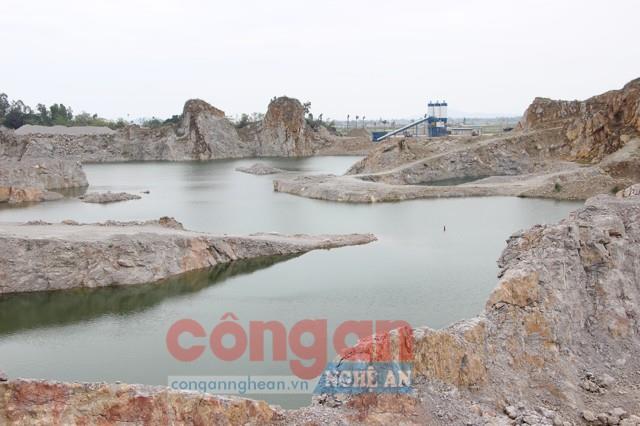 Mỏ đá Lèn Chùa bị khoét sâu xuống lòng đất,                            vượt quá mức cho phép