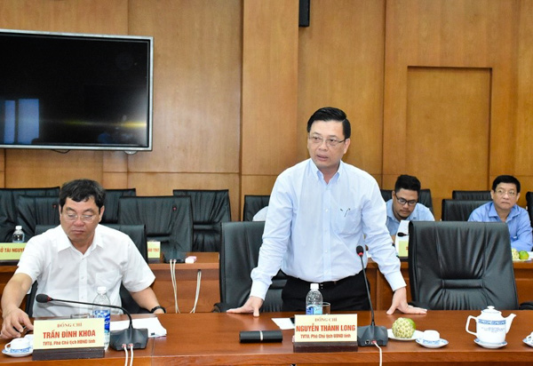 Đồng chí Nguyễn Thành Long, Phó Chủ tịch UBND tỉnh phát biểu ý kiến.