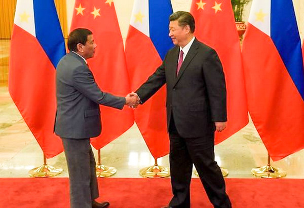 Tổng thống Philippines Rodrigo Duterte và Chủ tịch Trung Quốc Tập Cận Bình.
