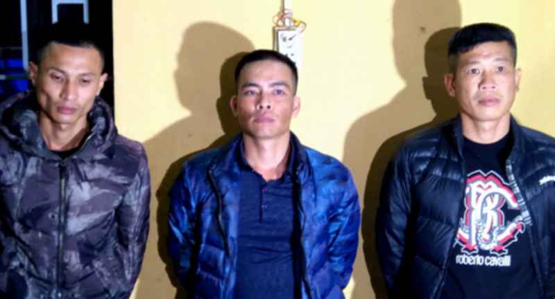  (Từ trái quan phải)3 đối tượng Phạm Hữu An, Lê Trung Dũng và Lê Văn Nhị