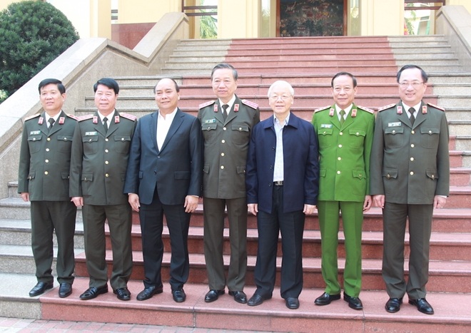 Tổng Bí thư, Chủ tịch nước Nguyễn Phú Trọng với các đại biểu dự hội nghị