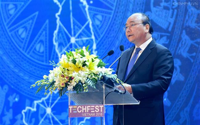 Thủ tướng phát biểu tại Lễ khai mạc Ngày hội khởi nghiệp đổi mới sáng tạo quốc gia. Ảnh VGP/Quang Hiếu