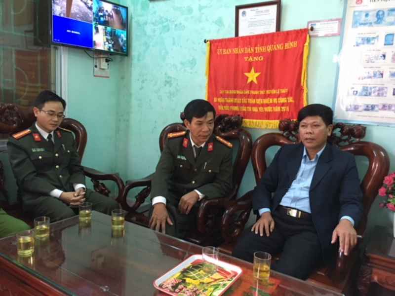 Ồng Lê Văn Dương- Giám đốc Quỹ tín dụng nhân dân Thanh Thủy, xã Thanh Thủy, huyện Lệ Thủy, tỉnh Quảng Bình kể lại chuyện bắt cướp.