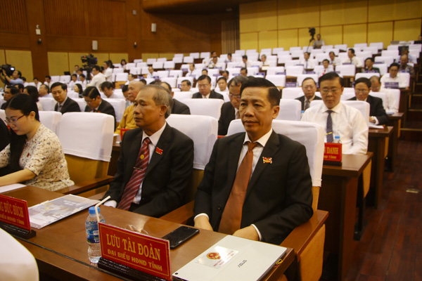 Các đại biểu tham dự Kỳ họp thứ 9, HĐND tỉnh khóa VI, nhiệm kỳ 2016-2021.