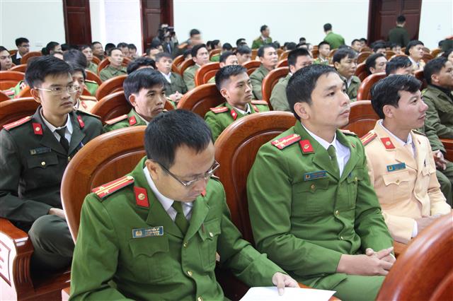 CBCS Công an huyện và Công an các xã , thị trấn tham dự Lễ phát động
