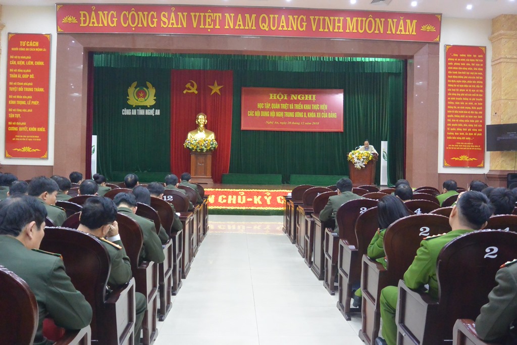 Học tập quán triệt các nghị quyết được Công an Nghệ An thường xuyên tổ chức chu đáo và hiệu quả cao. Ảnh: Huyền Thương