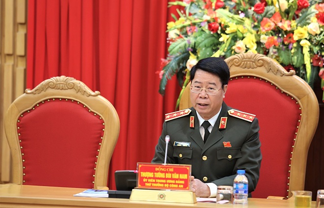 Thứ trưởng Bùi Văn Nam chủ trì buổi họp báo.