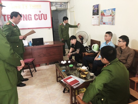 Cơ quan Công an thực hiện khám xét tại công ty TNHH Trường Cửu.