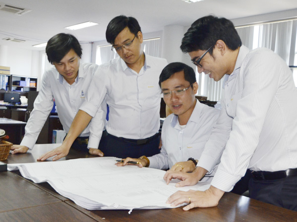 Đoàn viên,  thanh niên Công ty CP Khoa học và Công nghệ Việt Nam (Busadco) có nhiều sáng kiến cải tiến, hợp lý hóa sản xuất của công ty.