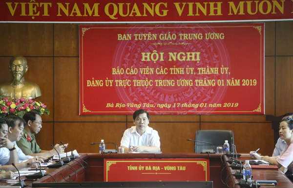 Đồng chí Nguyễn Văn Thắng, Phó Trưởng Ban Tuyên giáo Tỉnh ủy chủ trì hội nghị tại điểm cầu BR-VT. 