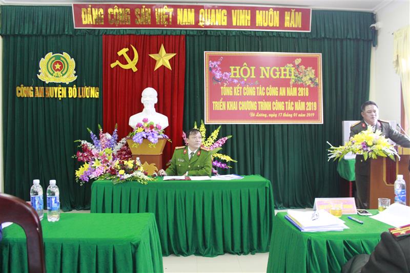 Thượng tá Thái Khắc Thống, Trưởng Công an huyện chủ trì phiên thảo luận.