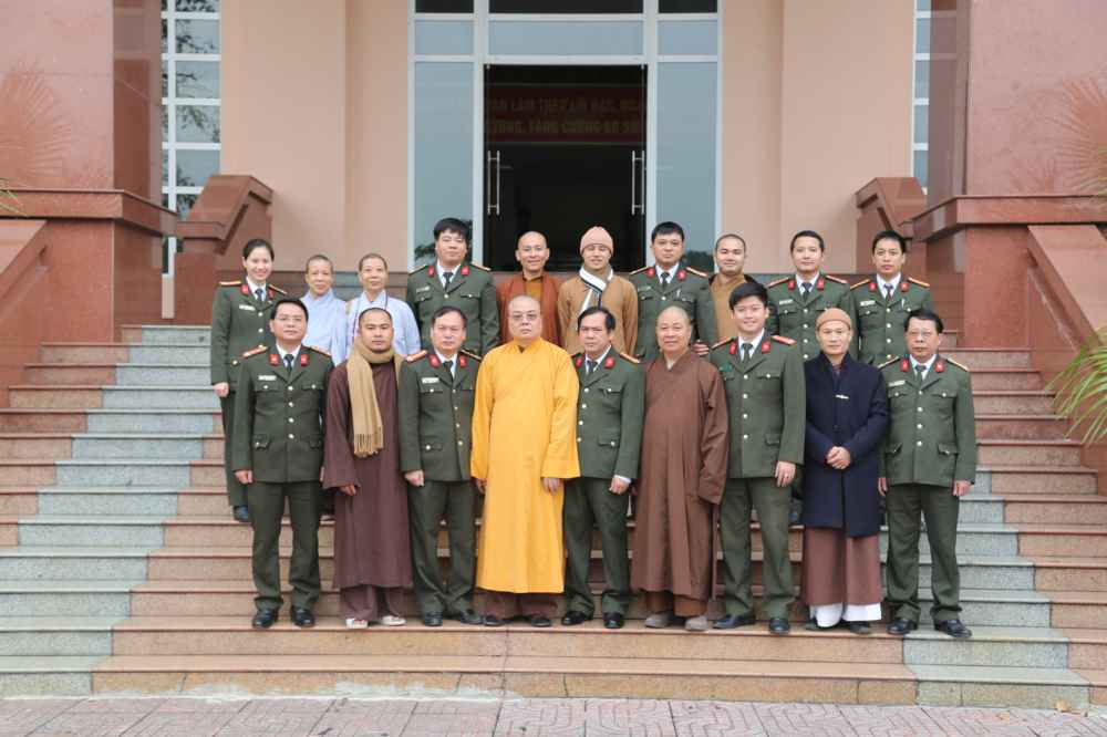 Đại diện 2 đơn vị chụp ảnh lưu niệm