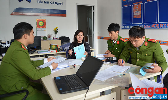 Công an Nghệ An đồng loạt kiểm tra hành chính các cơ sở cầm đồ, dịch vụ tài chính trên địa bàn TP Vinh