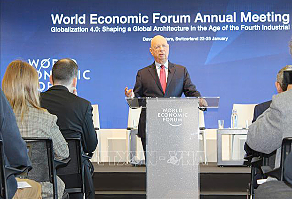 Người sáng lập và Chủ tịch điều hành Diễn đàn Kinh tế Thế giới (WEF), ông Klaus Schwab phát biểu tại họp báo về Diễn đàn Davos 2019, diễn ra ngày 15-1 tại Geneva (Thụy Sĩ).