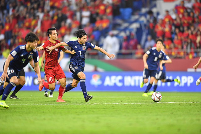 Các cầu thủ Nhật Bản chơi chắc chắn để bảo vệ tỷ số mong manh. Ảnh: AFC