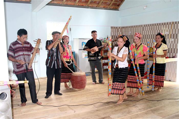 Câu lạc bộ dân ca Thái bản Cằng