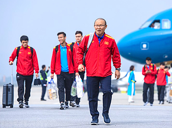 HLV Park Hang-seo cho rằng bóng đá Việt Nam tiếp tục cần chú trọng khâu đào tạo trẻ nếu muốn bay xa.