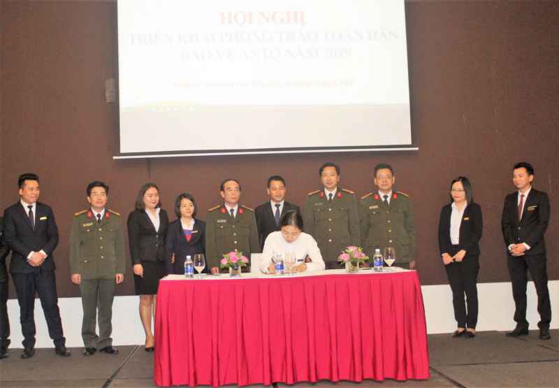 Kí cam kết xây dựng phong trào bảo vệ An ninh Tổ quốc 
