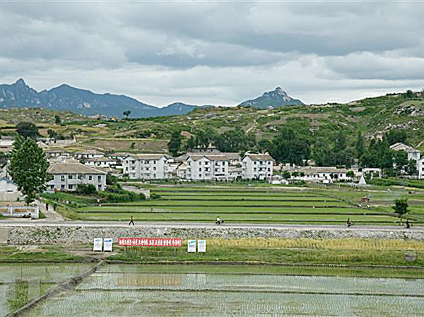 Quang cảnh khu vực ngoại ô Kaesong.