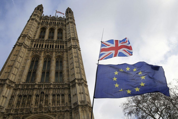 Cờ Anh và cờ EU tại thủ đô London, Anh, ngày 9-1-2019.